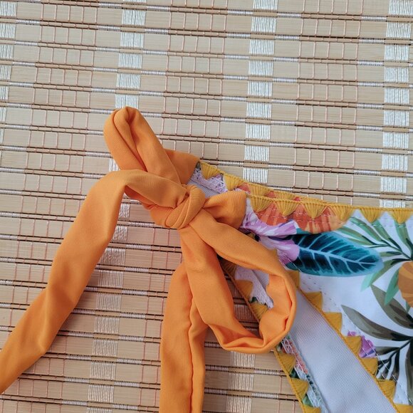 WDIRARA Tropical Print Halter Floral Bikini 2 piece - Picture 3 of 5